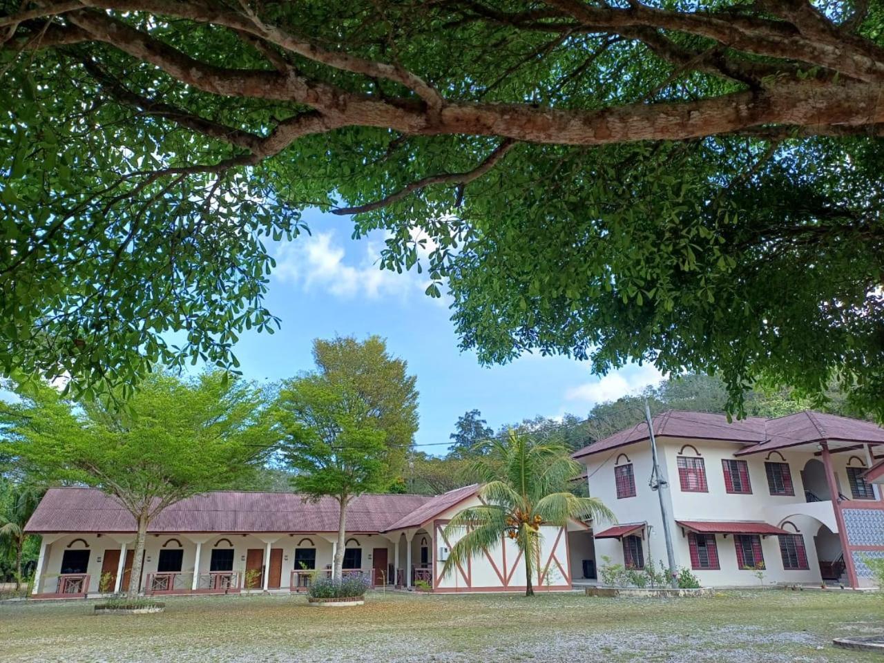 Lemuni Retreat & Training Centre - Kerling, Selangor Hotel ภายนอก รูปภาพ