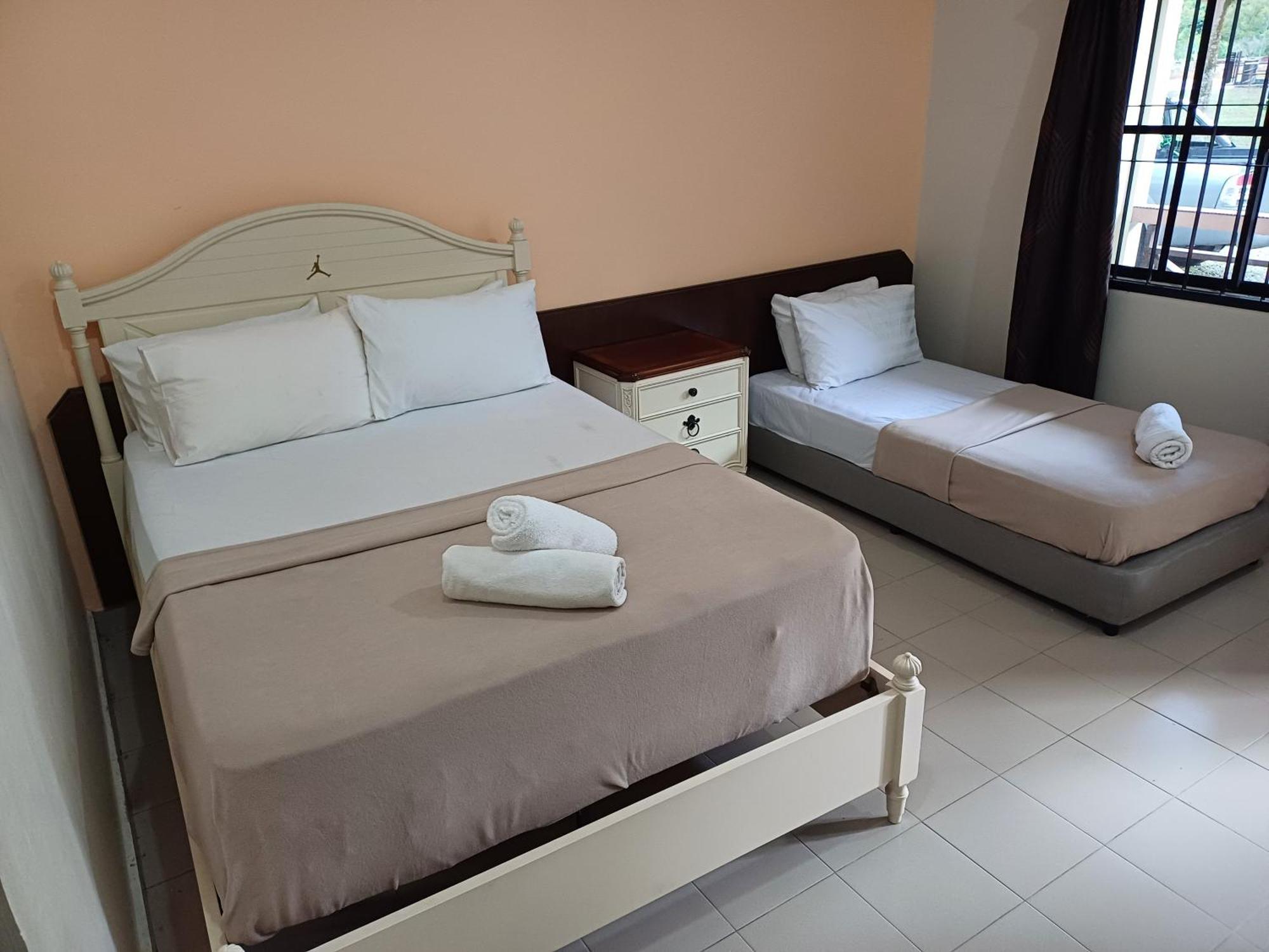 Lemuni Retreat & Training Centre - Kerling, Selangor Hotel ภายนอก รูปภาพ